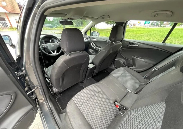 Opel Astra cena 43900 przebieg: 72000, rok produkcji 2016 z Kościan małe 254